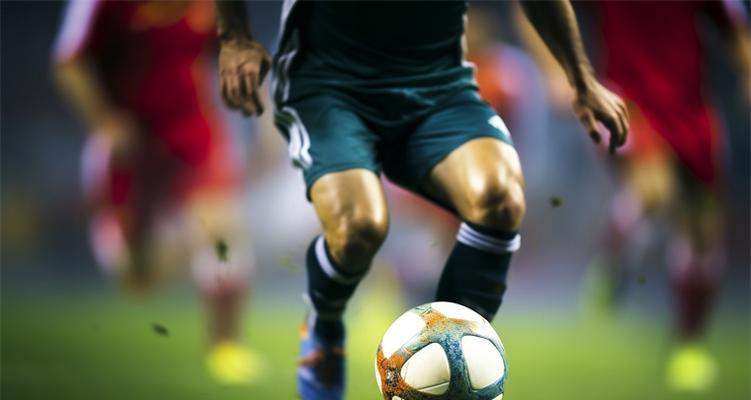 足球防守技巧分析报告（探索有效的防守策略，提升球队实力）