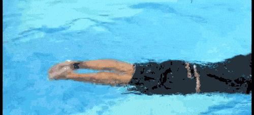 蛙泳游泳呼吸技巧（提高蛙泳游泳技术，掌握正确的呼吸方法）