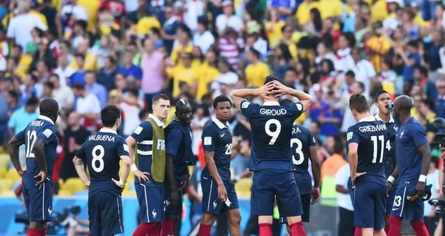 法国队首场比赛的历史回顾（从胜利到挫折，探寻法国队首场比赛的关键）