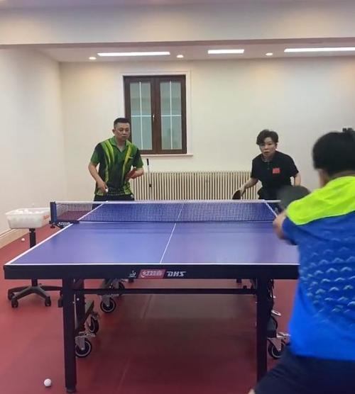 中老年乒乓球打球技巧（提高中老年乒乓球水平的关键技巧）