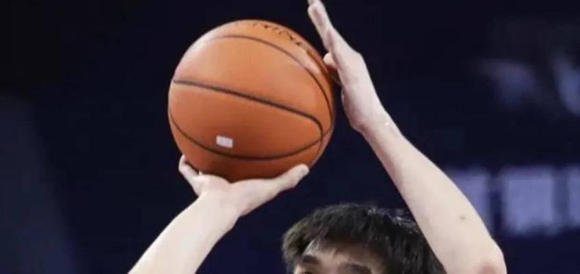挑战贴身防守（以打篮球为乐，小学生却踢起了贴身防守的风暴）