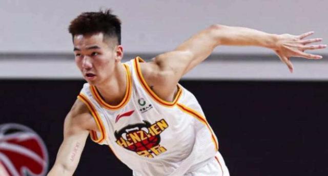 揭秘中国篮球最顶尖防守后卫的华丽绝技（挑战无限——中国篮球后卫的防守之路）