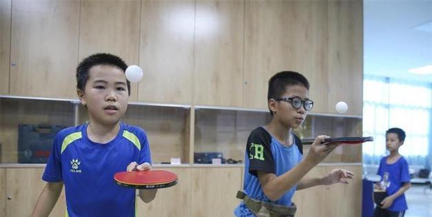如何提高乒乓球颠球技巧（全面训练方法帮你轻松掌握颠球技术）