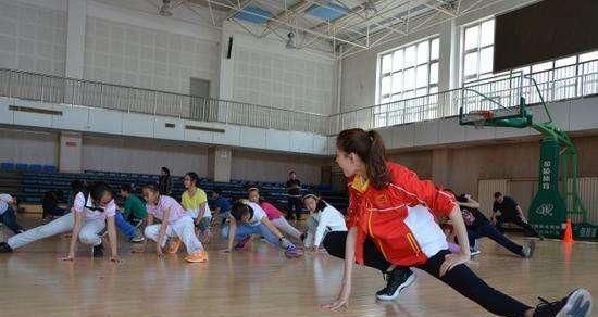 打篮球先学防守！（女生身高不是问题）
