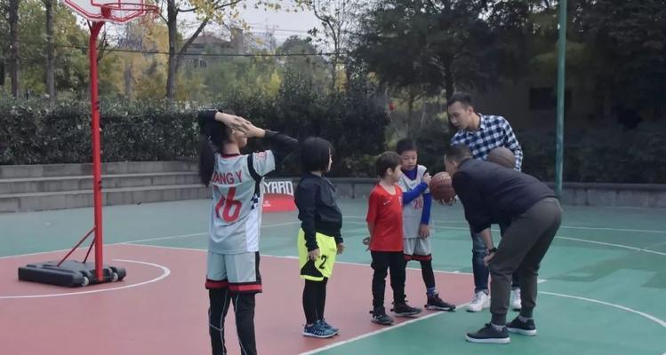 以少儿篮球调动防守的运球节奏（提高防守能力，发展进攻技巧，让运球成为比赛的节奏）