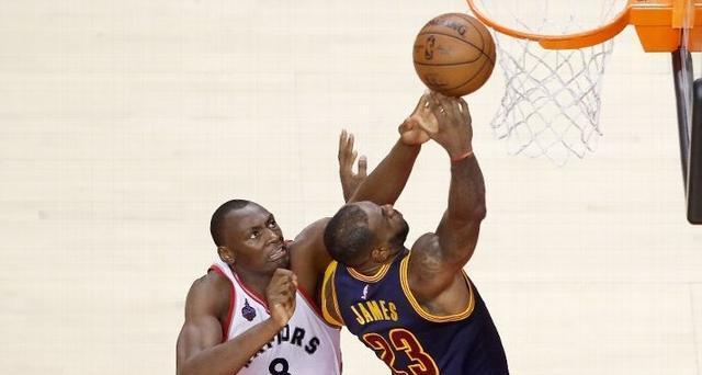 NBA防守篮板之王（揭秘NBA联盟中最出色的篮板球员及其技巧、统计和战术）