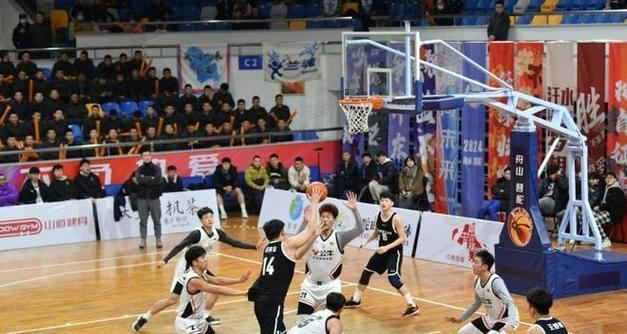中国大学生篮球战队防守之路（为夺冠而战，筑起不可逾越的堡垒）
