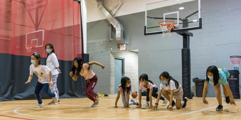 打造优秀篮球少年，一对一防守教学全解析（培养篮球少年个人防守技能，让他们成为无可阻挡的守卫）