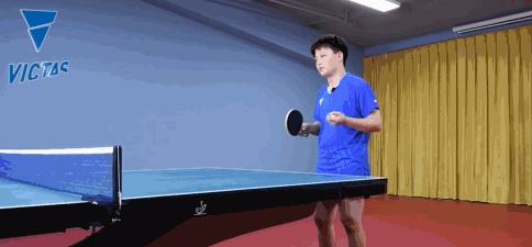 乒乓球重心转换技巧（掌握重心转换，提高乒乓球球技水平）