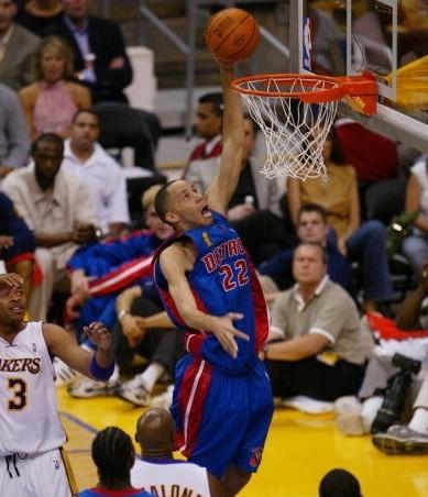 回顾04年NBA得分排行榜（重温历史，探索巅峰，洞察未来——NBA2004年得分王争夺战）