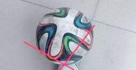 足球传球技巧大揭秘（掌握内外侧传球，成为传球高手）