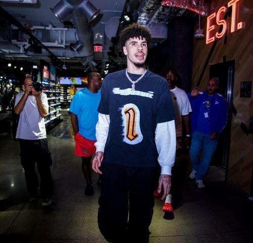 NBA2019帅哥排行榜（探索NBA2019赛季中最吸引人的男士球员，揭示他们的魅力所在）
