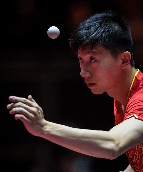 乒乓球发球的标准动作与技巧（学习乒乓球发球，掌握关键技巧，提升比赛实力）